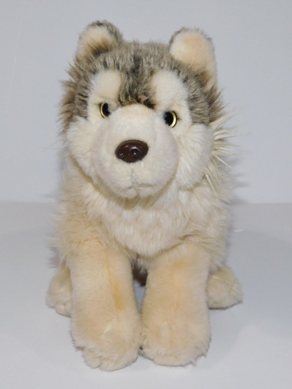VTG WWF World Wildlife Fund Timberwolf Wolf Plush 9" tall / 15" long